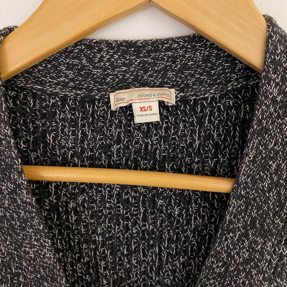 Gap Cardigan - Picture 2 of 3
